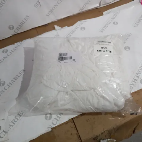 4 PIECE WHITE KING SIZE DUVET SET 