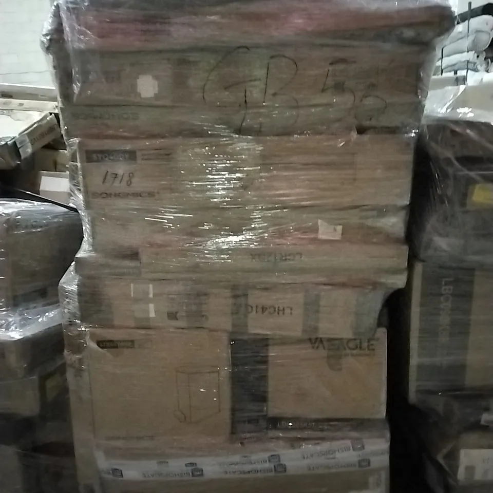 PALLET OF HOUSEHOLD ITEMS TO INCLUDE BADMINTON NET, CORNER BRACKET, SHOE RACK AND OTHER ASSORTED ITEMS...