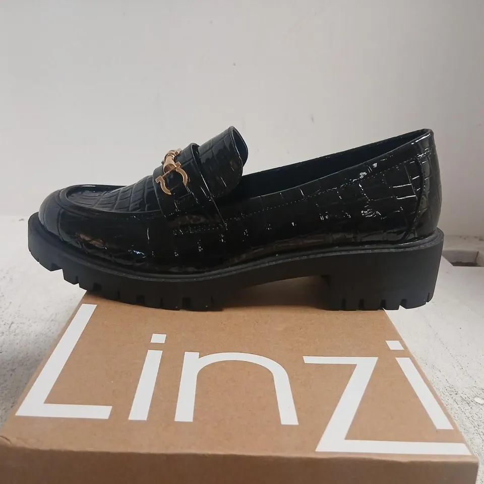 LINZI BLACK PATENT LEATHER LOAFERS WITH GOLD BUCKLE – WOMEN'S SIZE 7