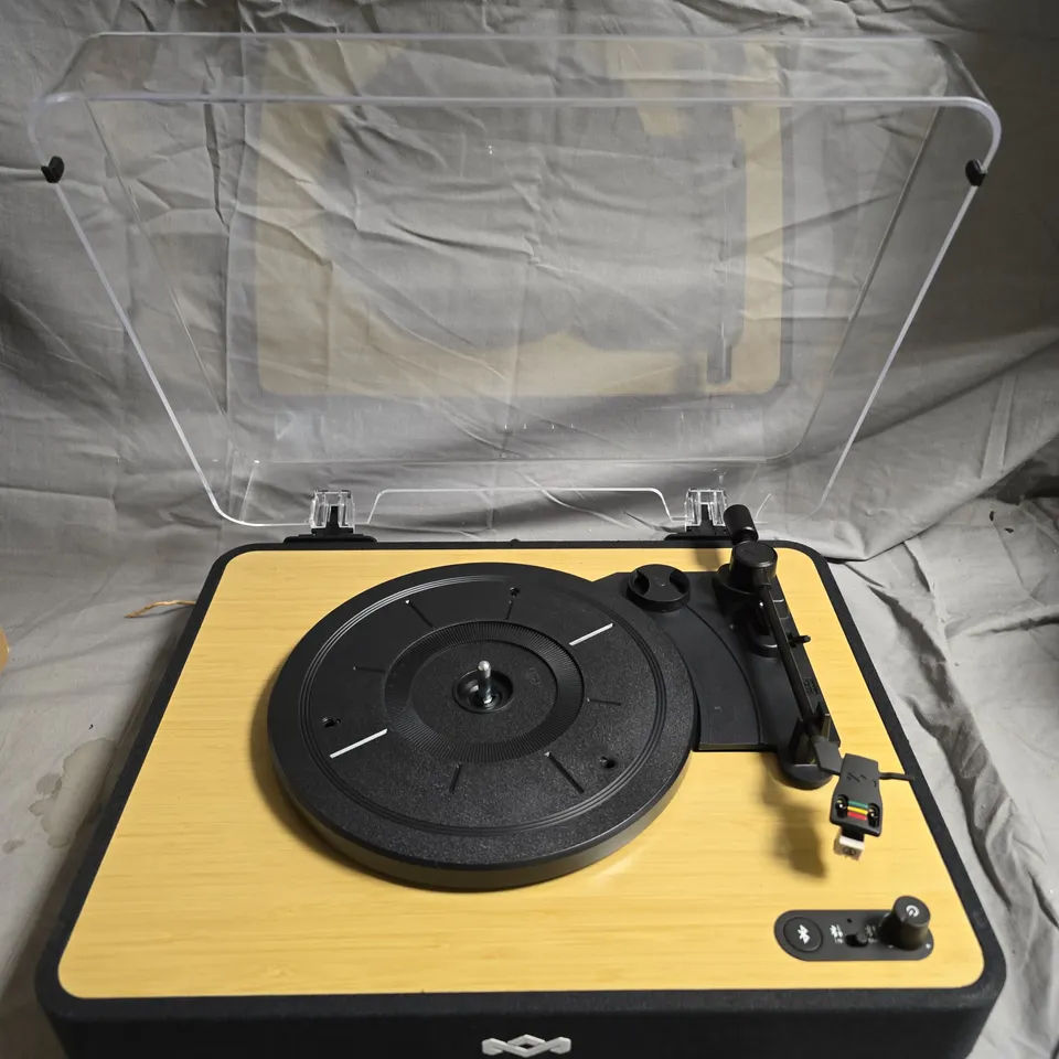 MARLEY REVOLUTION BLUETOOTH TURNTABLE WITH DUST COVER