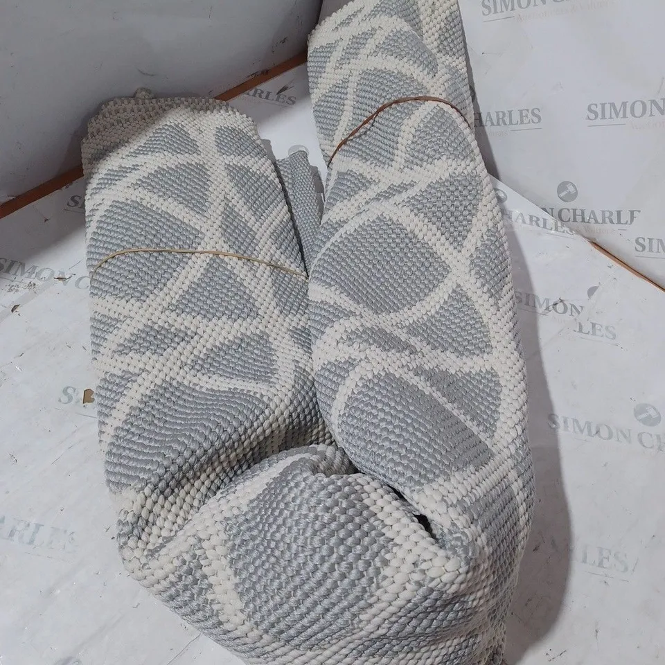 ALISON AT HOME LARGE HOUSE RUG - GREY