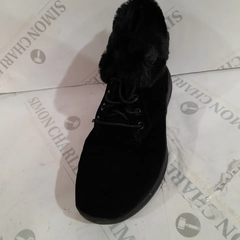 BOXED SKECHERS GO WALK STABILITY SUEDE BOOTS, BLACK - SIZE 3