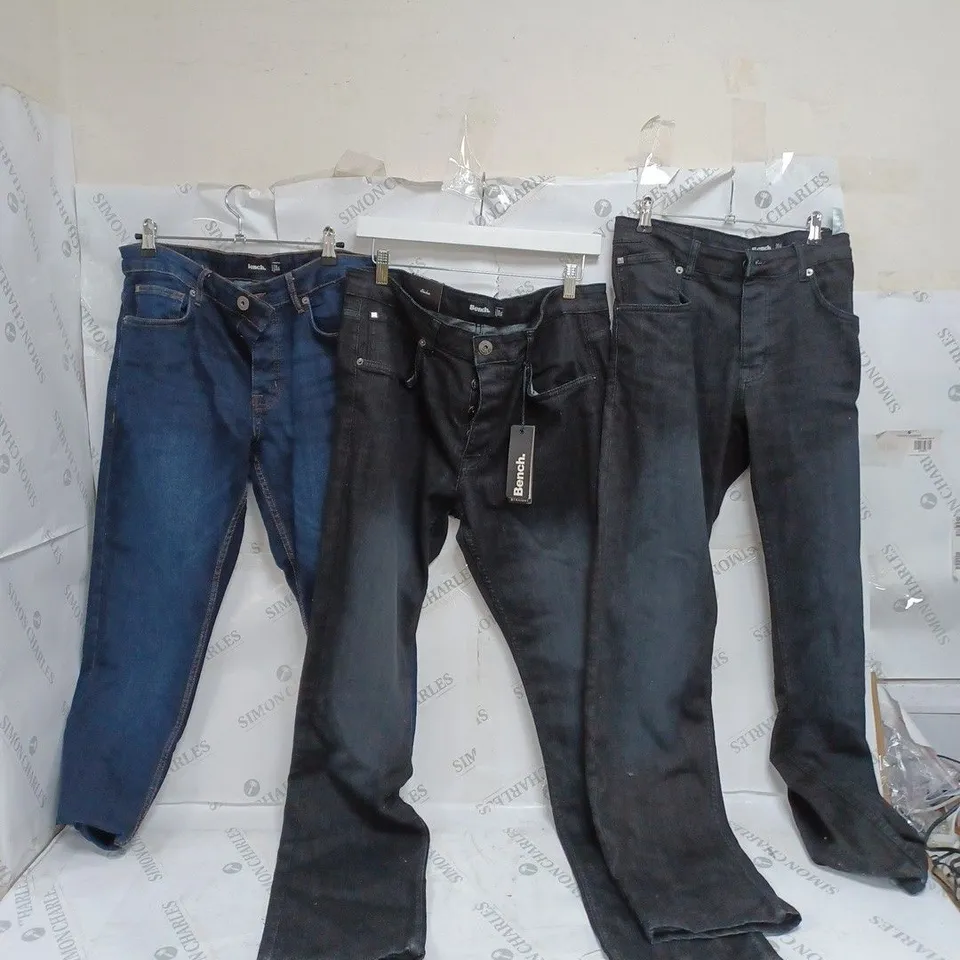 12 ASSORTED BENCH PIECES OF CLOTHING TO INCLUDE T-SHIRT, JACKETS, AND SWEATPANTS ETC. 