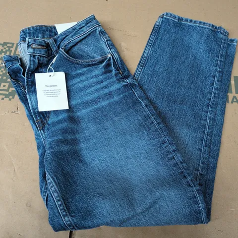 gant straight cropped jeans in mid blue - size 28