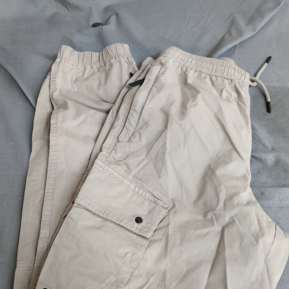RIVER ISLAND MENS CARGO STYLE TROUSERS BEIGE SIZE SML/L 