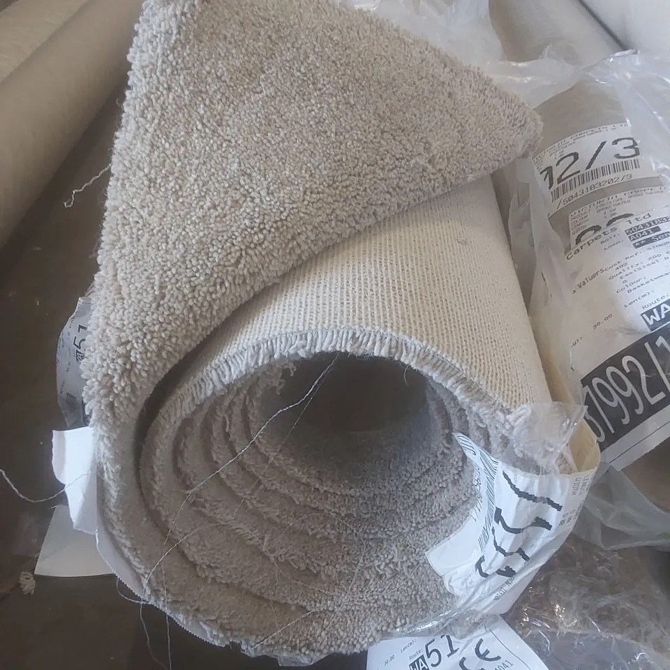 ROLL OF QUALITY EC FREEDOM XTRA CANVAS CARPET // SIZE: APPROX 5 X 5.8m