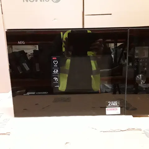 BOXED AGE VUFE3 BUILT IN MICROWAVE OVEN 