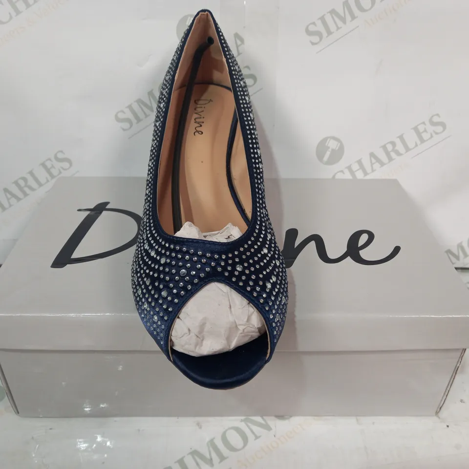 BOXED PAIR OF DIVINE WEDGE HEEL SLIP-ON SHOES IN NAVY W. JEWEL EFFECT SIZE 7