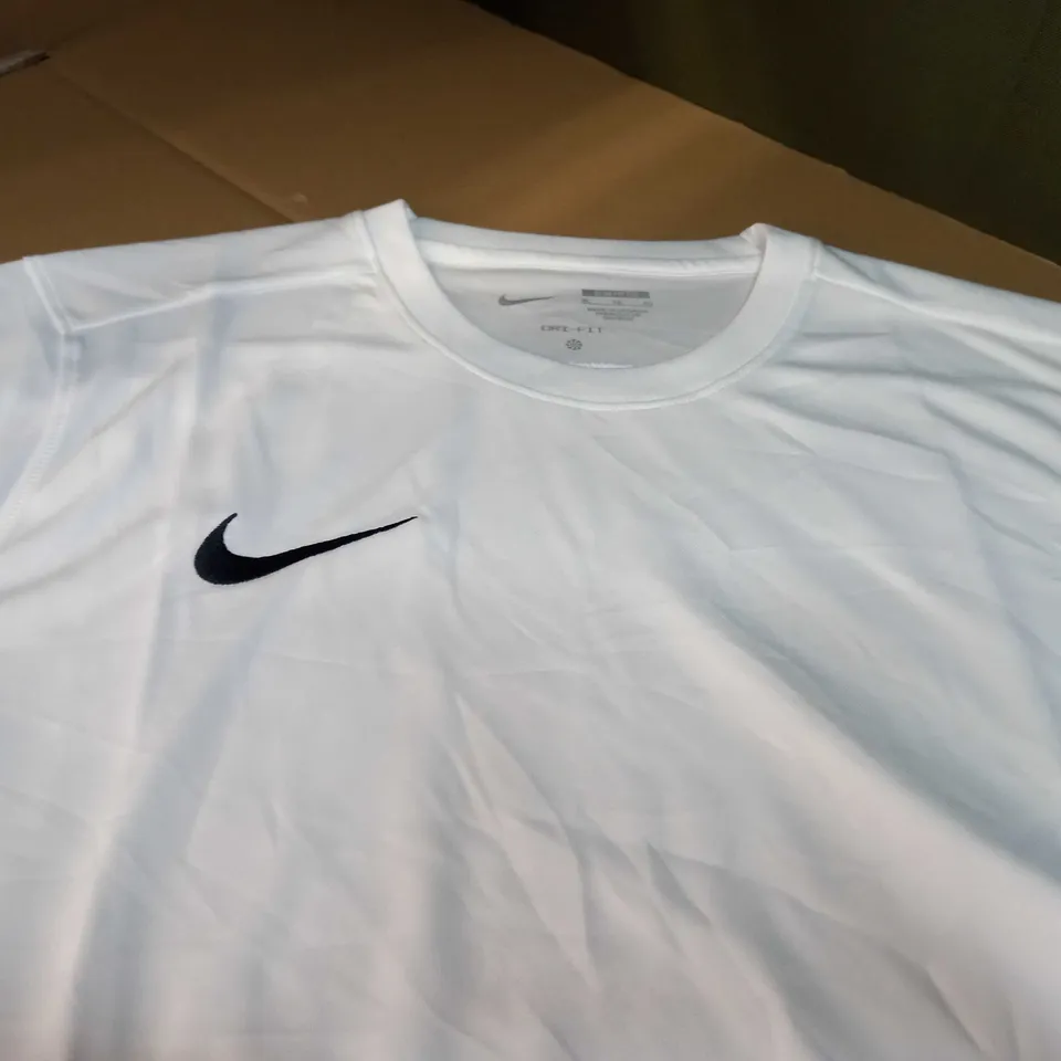 NIKE DRI-FIT WHITE FITNESS TOP - XL