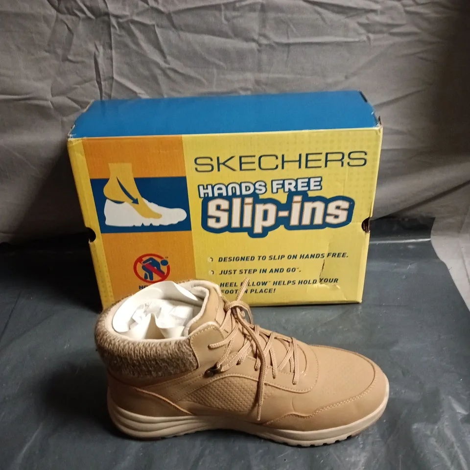 SKECHERS HANDS FREE SLIP-INS BOOTS – TAN ANKLE BOOTS - SIZE UK 8 