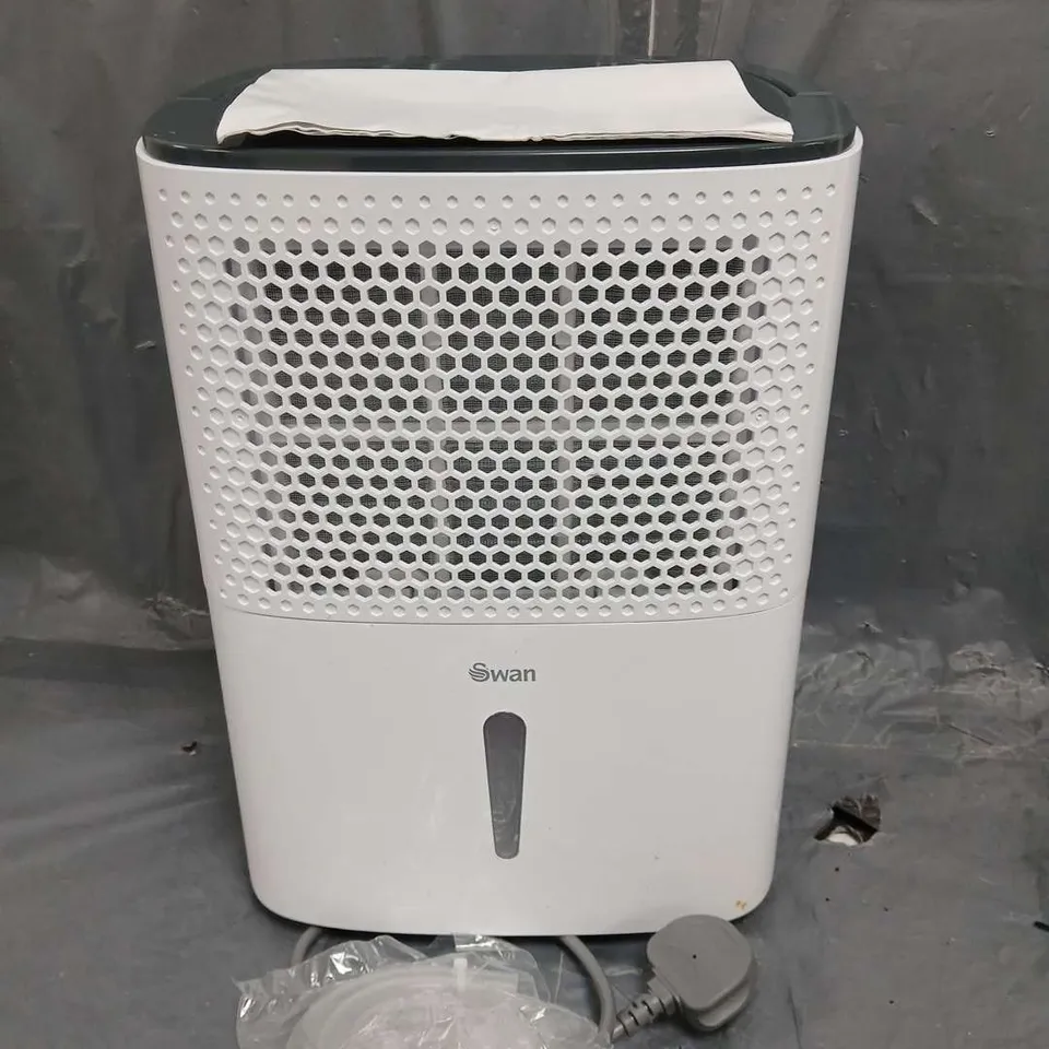 BOXED SWAN 10L DEHUMIDIFIER IN WHITE RRP £99.99