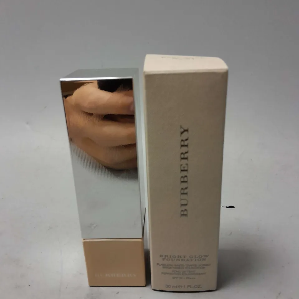 BURBERRY BRIGHT GLOW FLUID FOUNDATION - 31 ROSY NUDE 1 OZ MAKE UP