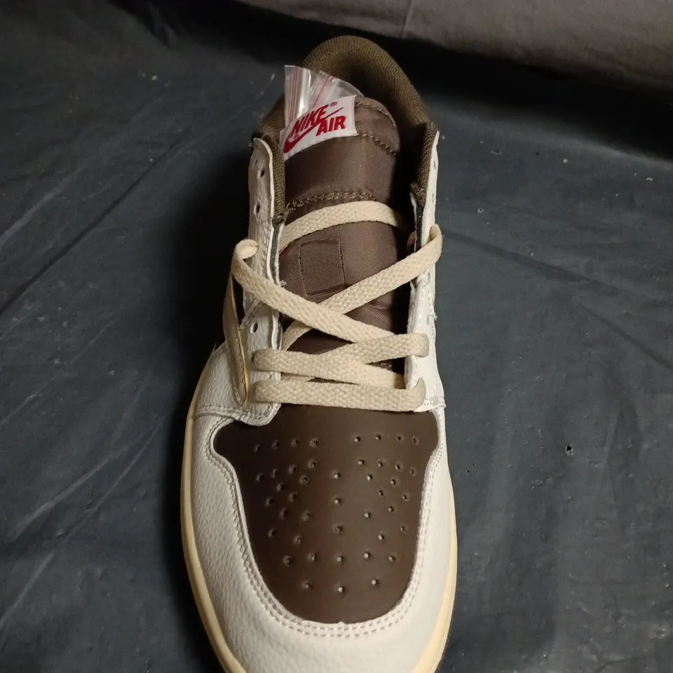 PAIR OF NIKE DUNK LOW-STYLE TRAINERS - SIZE UNSPECIFIED