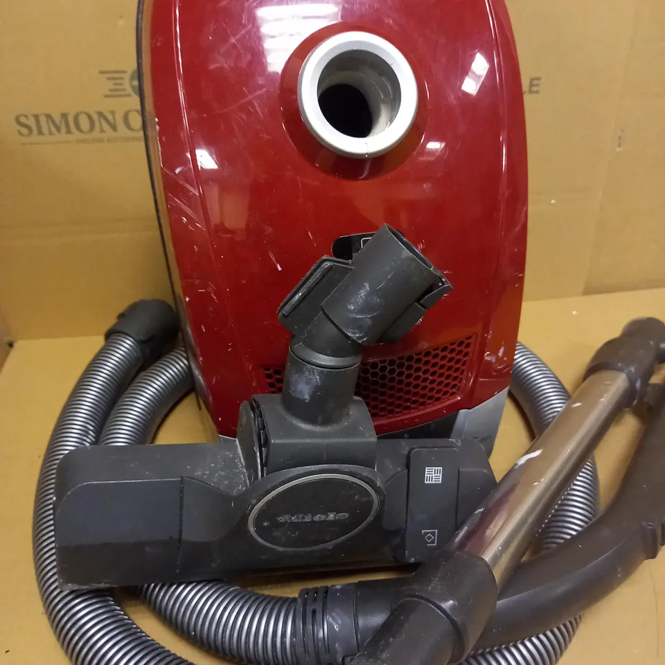 MIELE COMPACT BAGGED CYLINDER VACUUM CLEANER