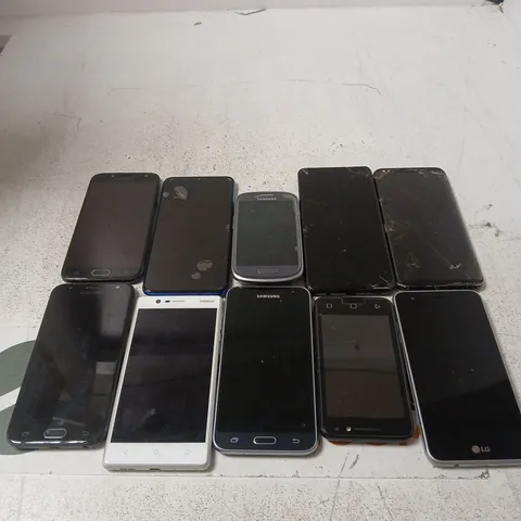 10 X ASSORTED DAMAGED SMARTPHONES IN VARIOUS MODELS TO INCLUDE SAMSUNG, NOKIA, LG ETC