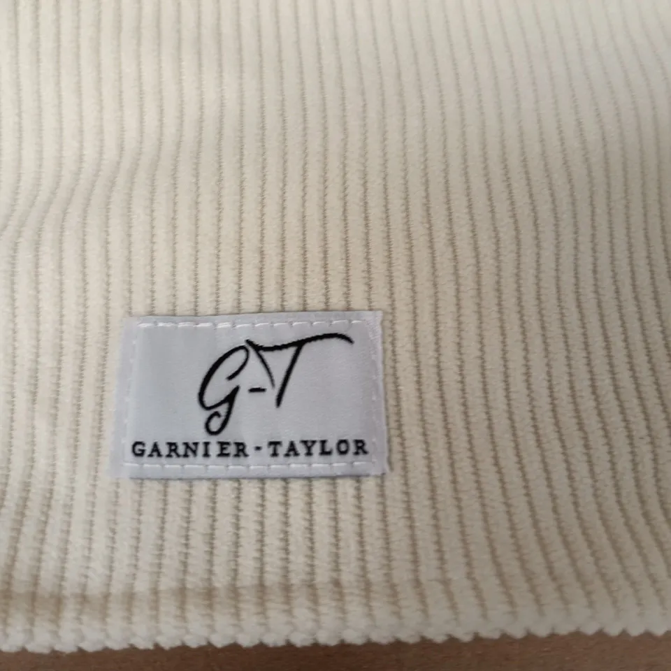 GARNIER-TAYLOR WHITE RIBBED KNIT TOP