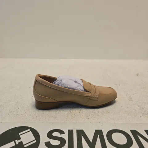 CLARKS JULIET TOP BEIGE LEATHER LOAFER β UK4 (US 6.5)