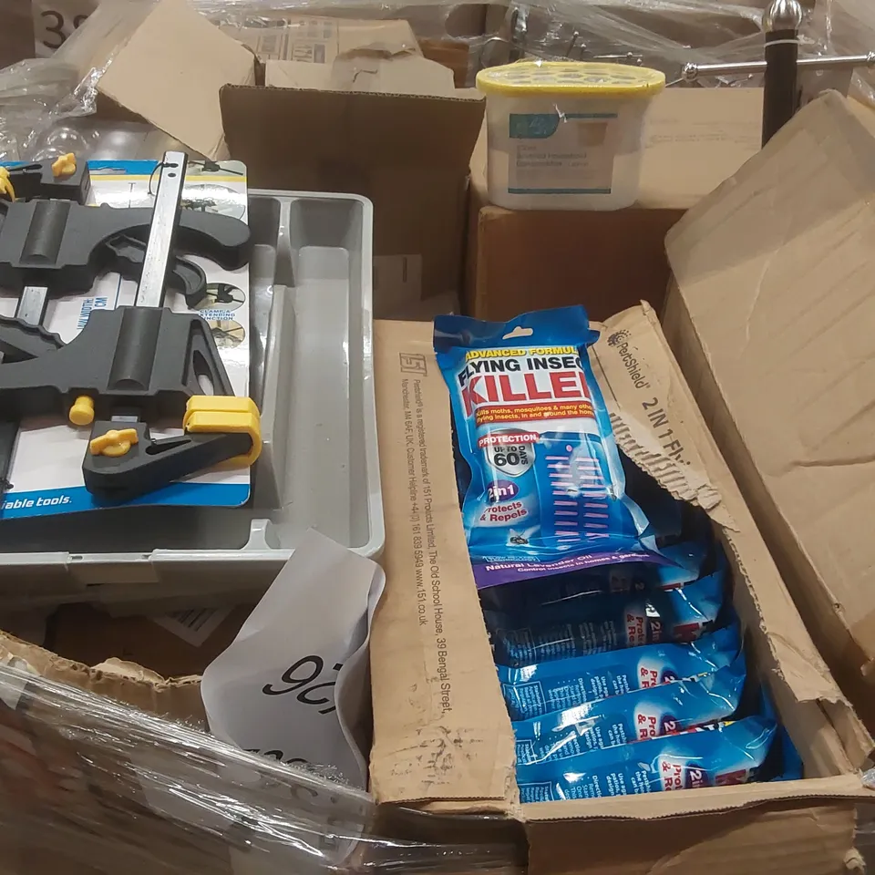 PALLET TO CONTAINING A VERY LARGE QUANTITY OF ASSORTED ITEMS INCLUDING: SCENTED DEHUMIDIFIERS, GLUEING CLAMPS, FLYING INSECT KILLERS, MUG TREES ECT