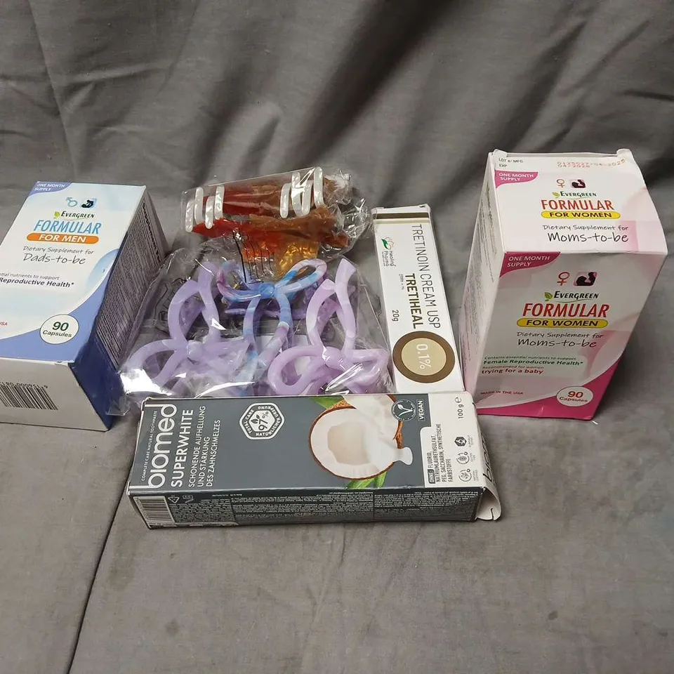 APPROXIMATELY 15 ASSORTED HEALTH & BEAUTY PRODUCTS TO INCLUDE HAIR GRIPS, L;OREAL AND DEODRANT