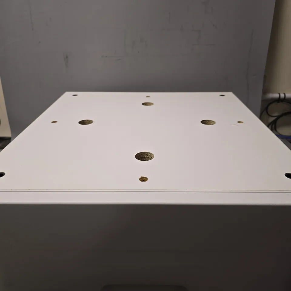 BOXED UNBRANDED FLIP OPEN WHITE DRAW 