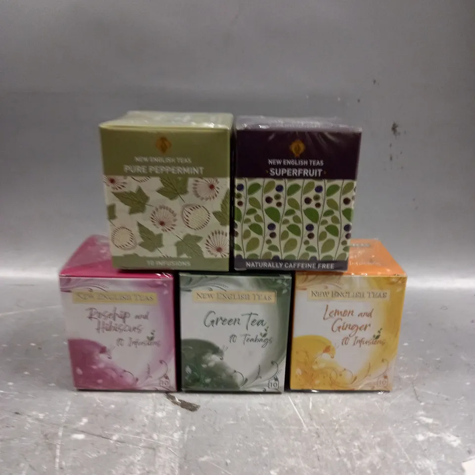 APPROXIMATELY 20 ASSORTED SEALED NEW ENGLISH TEAS TO INCLUDE - ROSEHIP AND HIBISCUS - GREEN TEA - LEMON AND GINGER - ETC