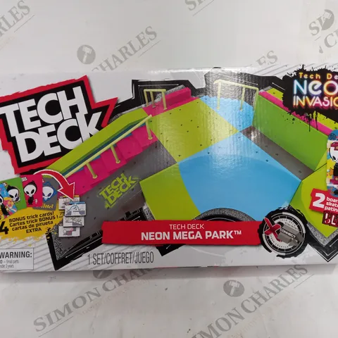 BOXED TECH DECK NEON MEGA PARK 