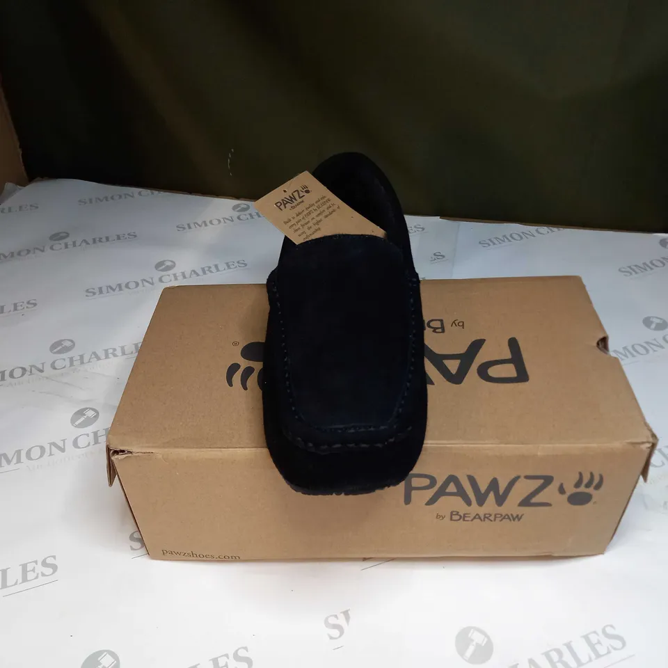 PAWZ ETHAN FLUFFY SLIPPERS SIZE 12