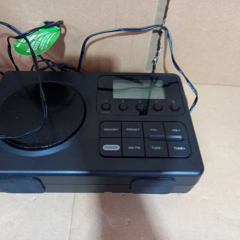 PORTABLE AM/FM RADIO