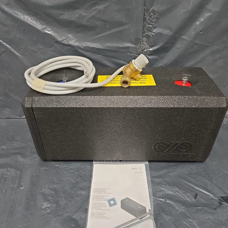 BOXED OSO STAINLESS STEEL HOT WATER TANK 