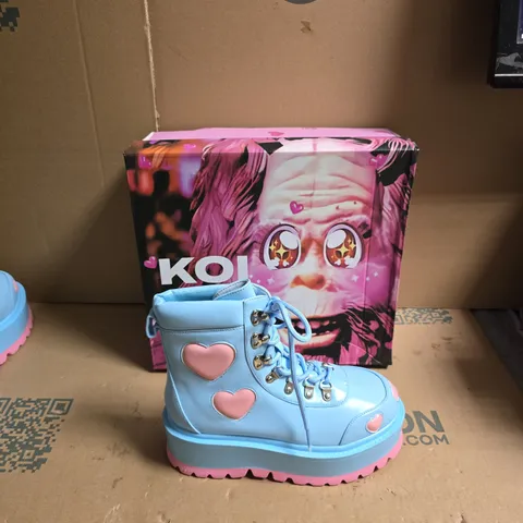 KOI CHIBI CHERUB KAWAII HEART BOOTS - BLUE - UK SIZE 4 