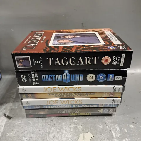 8 X ASSORTED DVD/SERIES BOX SETS TO INCLUDE TAGGART, DR WHO, TRADING PLACES ETC 