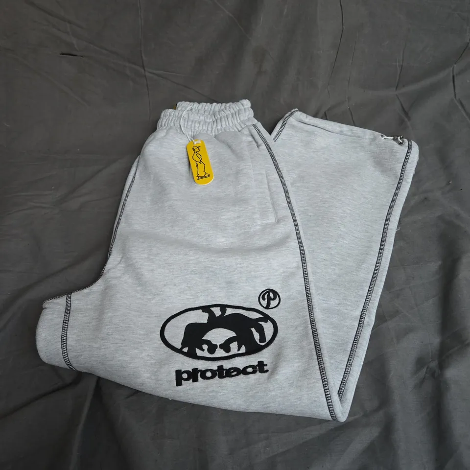 PROTECT BRUDDA SWEATPANTS IN LIGHT GREY SIZE S