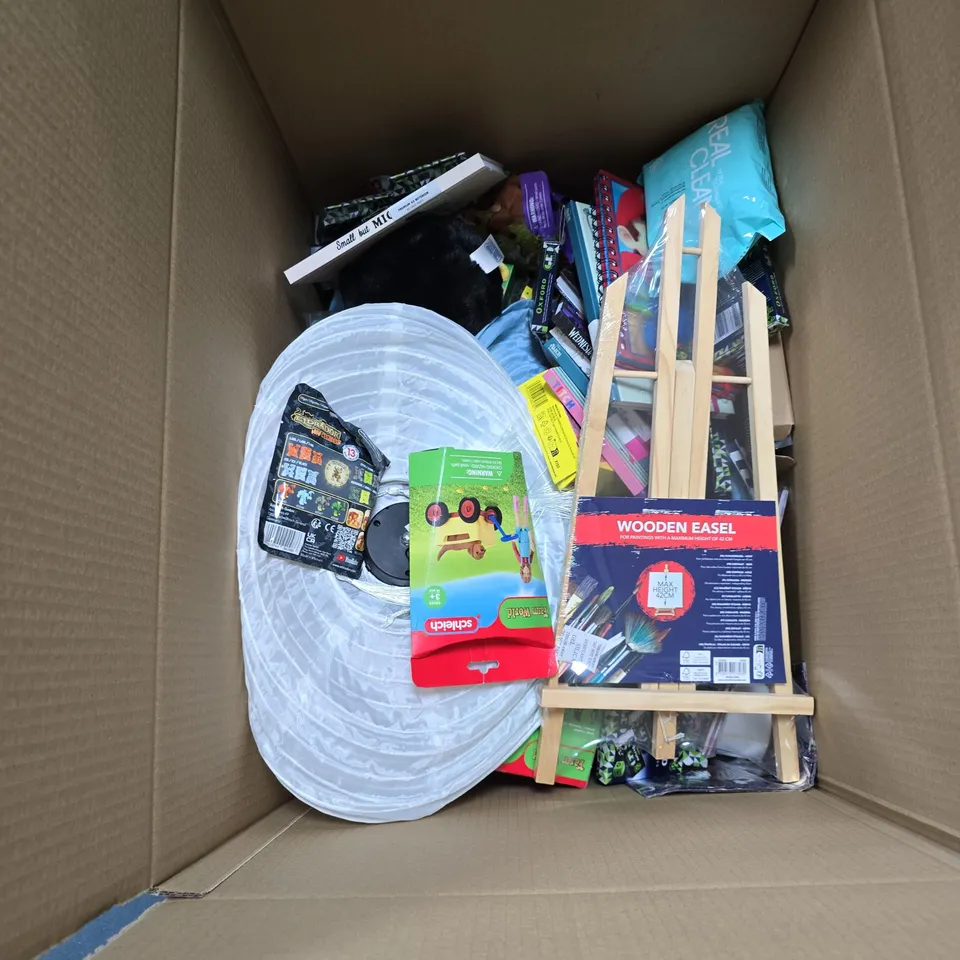 BOX OF APPROXIMATELY 20 ASSORTED ITEMS INCLUDING WOODEN EASEL , THE CLASSICS LIP BALM AND INVISI BOBBLE ADJUSTABLE HEADBAND