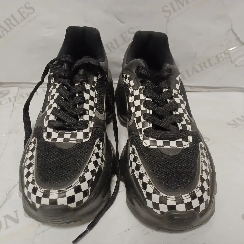 PAIR OF KOI DESIGNER VEGAN FORMATION CHEQUERED MEN'S ATOMIC TRAINERS - SIZE 6