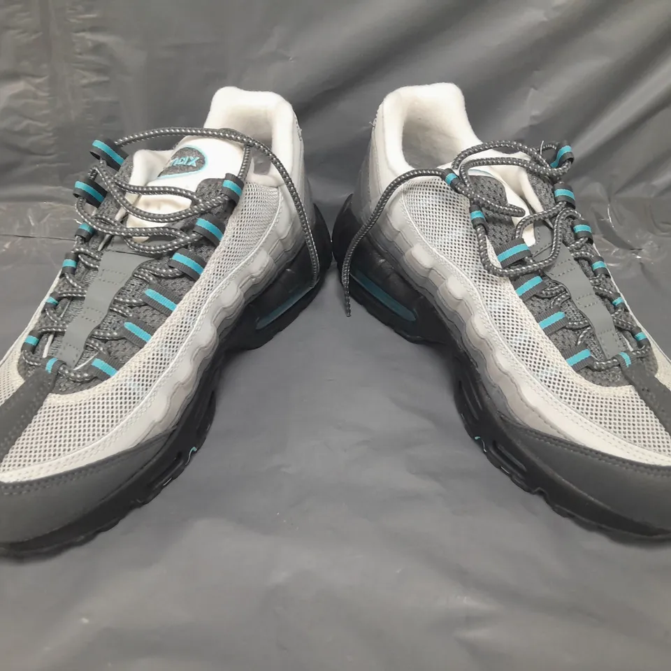 BOXED PAIR OF NIKE AIR MAX 95SHOESIN GREY/CYAN UK SIZE 7