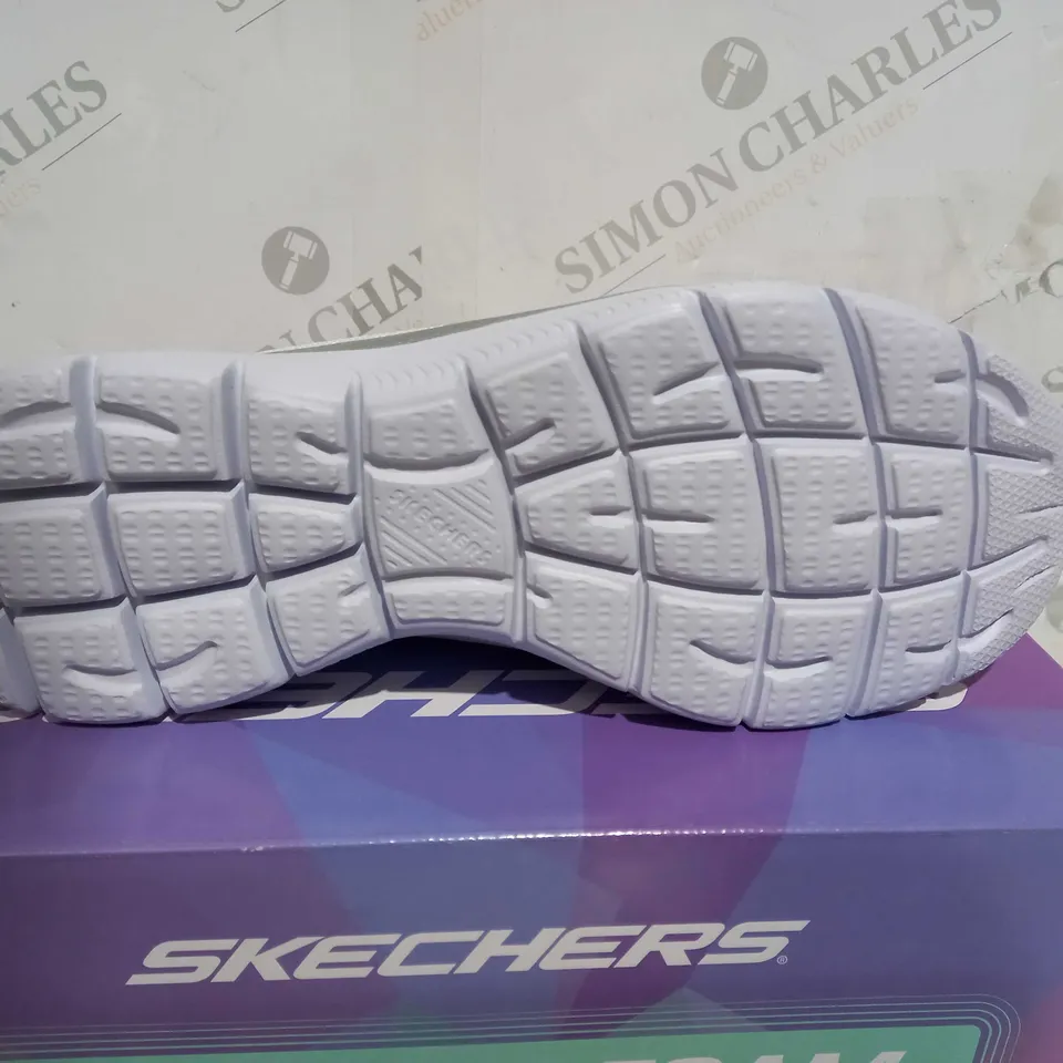 BOXED SKETCHERS WHITE OPEN TOP TRAINER - SIZE 7