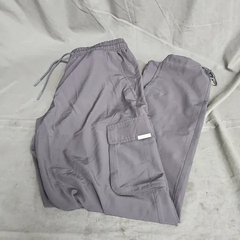 CLOSURE LONDON POCKET TRACK PANTS IN DARK GREY SIZE L