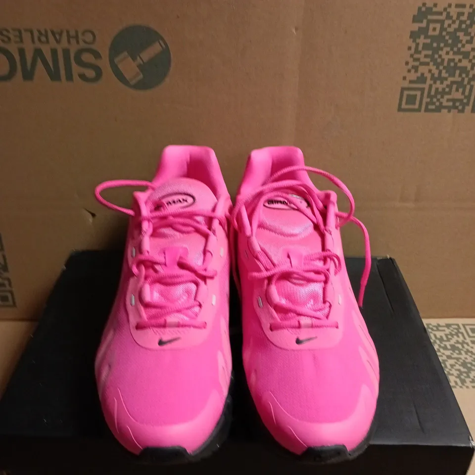 BOXED PAIR OF AIR MAX DNS - UK SIZE 9.5