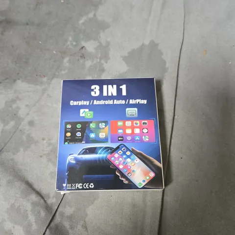 APPROXIMATELY 12 ASSORTED AUTOMOTIVE ITEMS INCLUDING 3 IN 1 CAR PLAY , TRP BULB AND 3PC SOCKET DRIVER SET