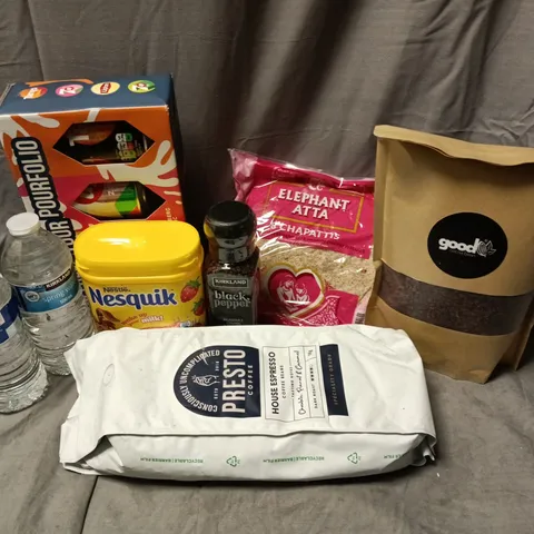 APPROXIMATELY 7 ASSORTED FOOD & DRINK ITEMS TO INCLUDE PRESTO COFFEE HOUSE ESPRESSO BEANS, BLACK PEPPER, NESQUICK STRAWBERRY, ETC - COLLECTION ONLY