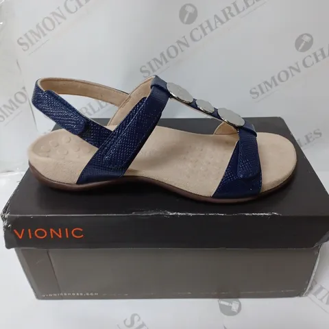 BOXED PAIR OF VIONIC ORTHOTIC REST FARRA FLAT STRAPPY SANDALS W/ FMT TECHNOLOGY - UK SIZE 6, NAVY