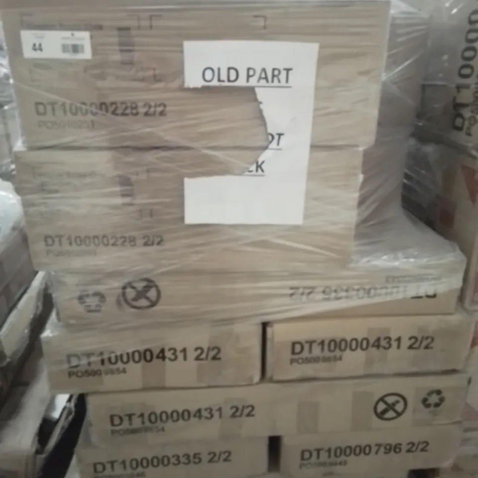 PALLET OF ASSORTED DINING TABLE PARTS
