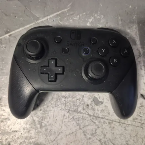 NINTENDO SWITCH HANDHELD CONTROLLER IN BLACK