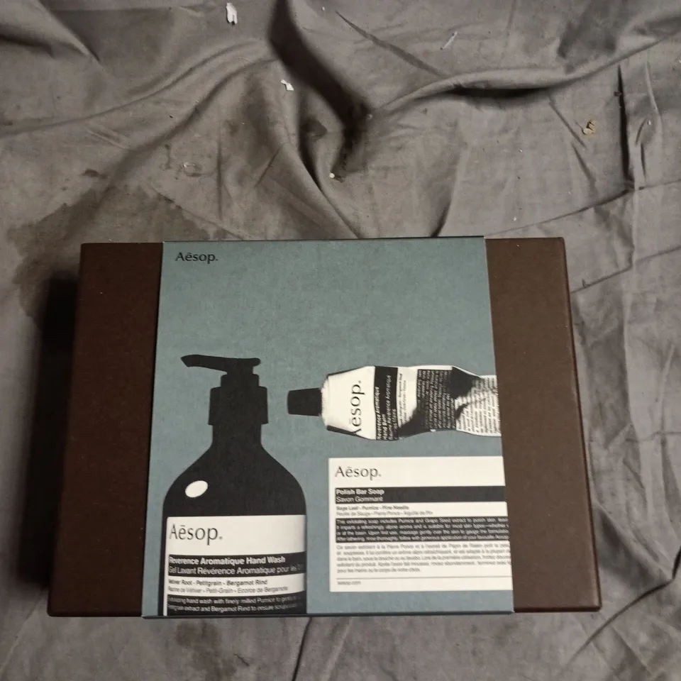 AESOP GIFT SET – REVERENCE AROMATIQUE HAND WASH + POLISH BAR SOAP (BOXED)