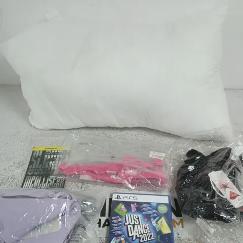 BOX OF APPROXIMATELY 30 ASSORTED ITEMS INCLUDING HAUTE PRESSION MENS SWIMWEAR, JUST DANCE 2022 FOR THE PS5 AND INWIKI LEGGINGS