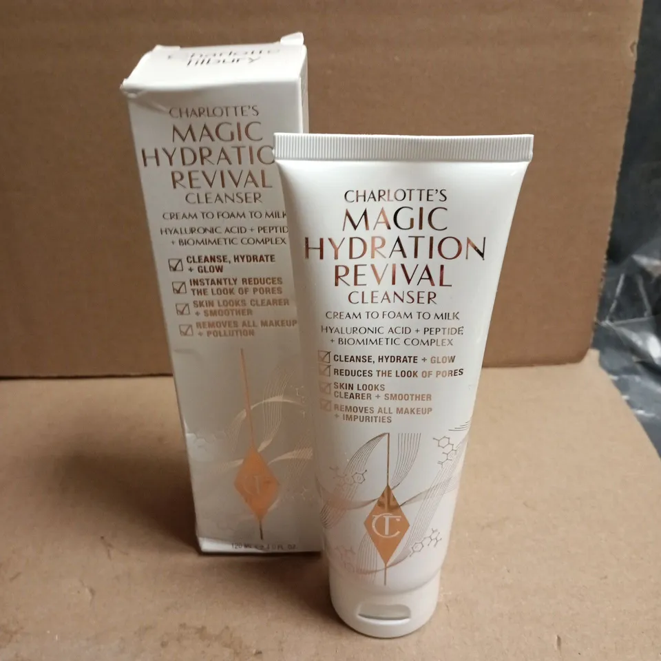 CHARLOTTE TILSBURY MAGIC HYDRATION REVIVAL CLEANSER 120ML 
