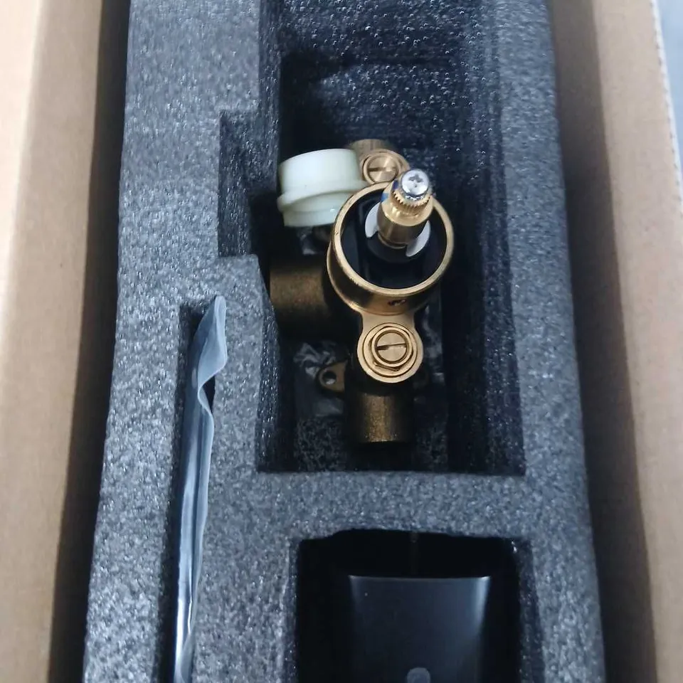 RAK CERAMICS CONCEALED THERMOSTATIC VALVE – SQUARE, MATT BLACK FINISH 