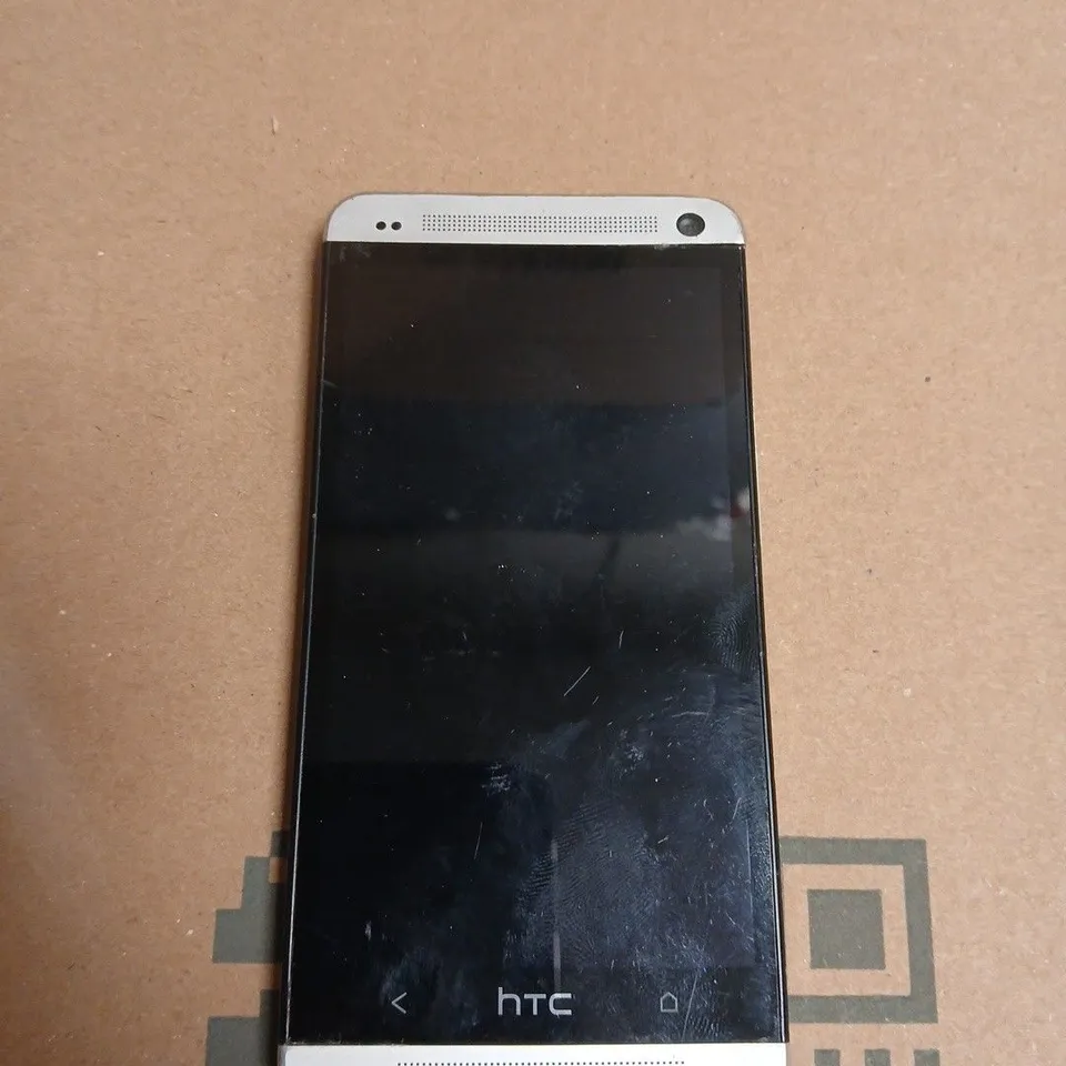 HTC ONE (M7) SMARTPHONE – SILVER