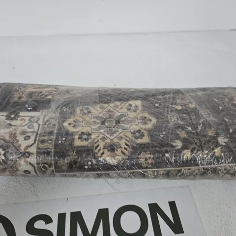 ORIENTAL RUG WITH CENTRAL MEDALLION