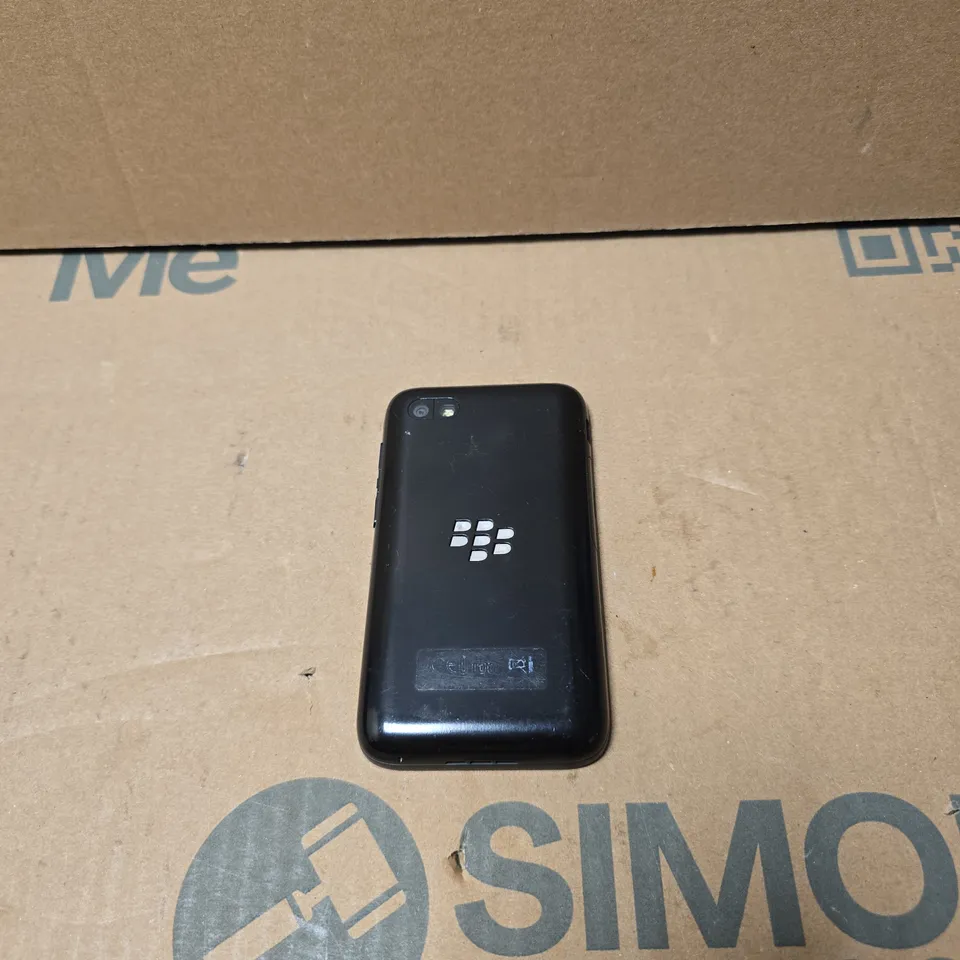 BLACKBERRY Q5 BLACK SMARTPHONE
